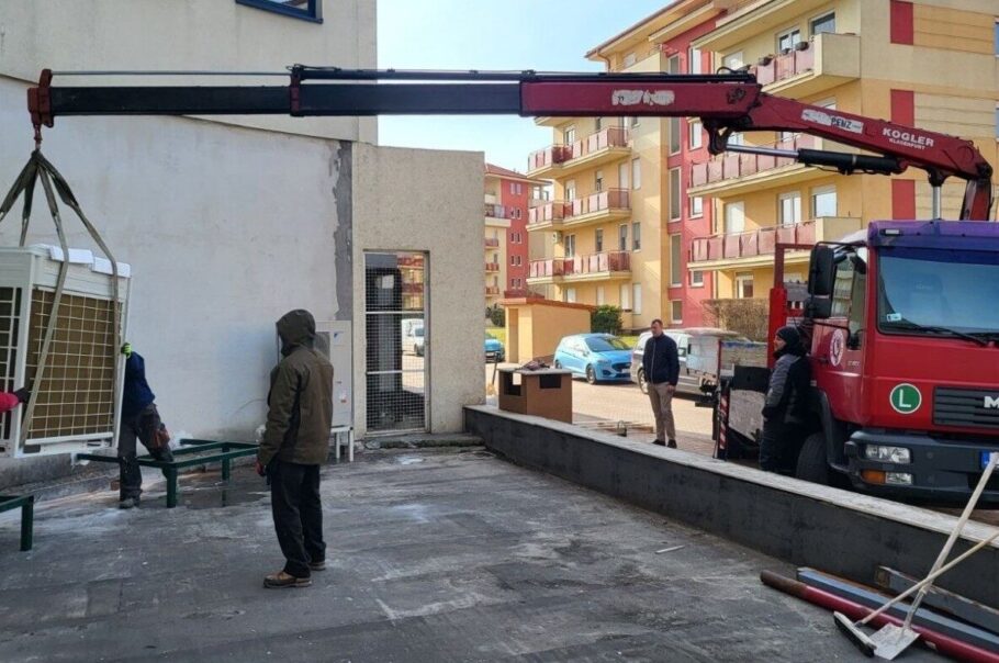 Építőanyag szállítás Bartafuvar darus teherautó fuvarozás