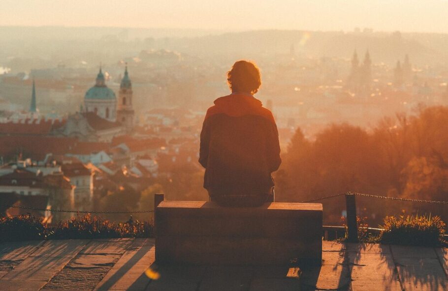 A magány belső csendje: miért vagyunk egyre magányosabbak?