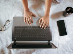 Miért érdemes modern ügyviteli rendszereket használni a webáruházakban?